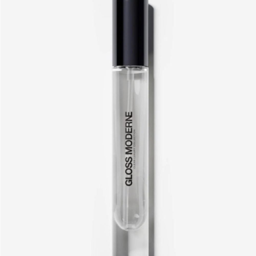 Gloss Moderne CLEAN LUXURY PERFUME TRAVEL SPRAY - NOUVELLE ÂME